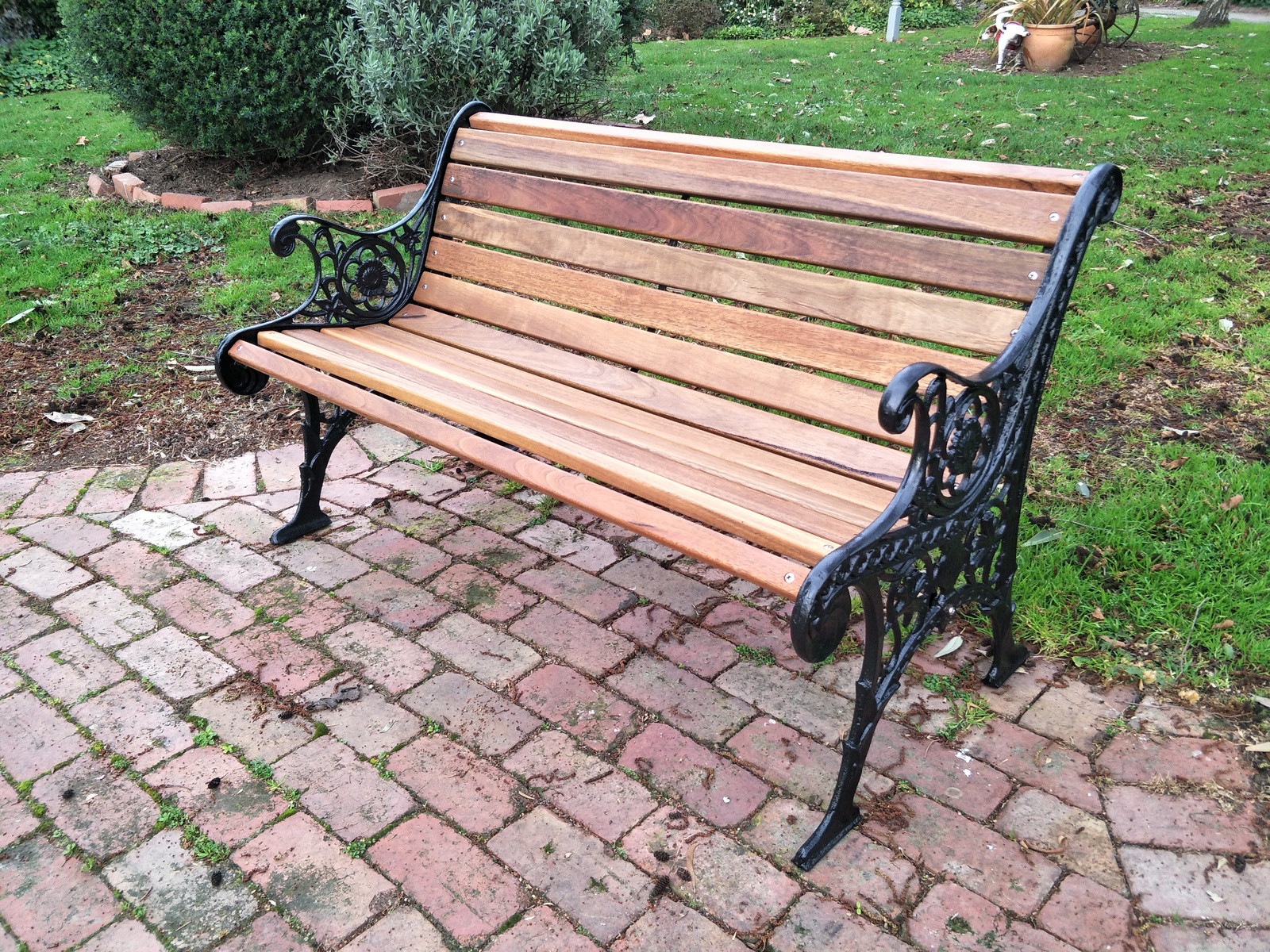 park-bench-heritage